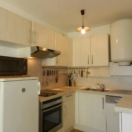 Apartment Le Lavandou, 2 Pieces, 4 Personnes - Fr-1-713-148 *