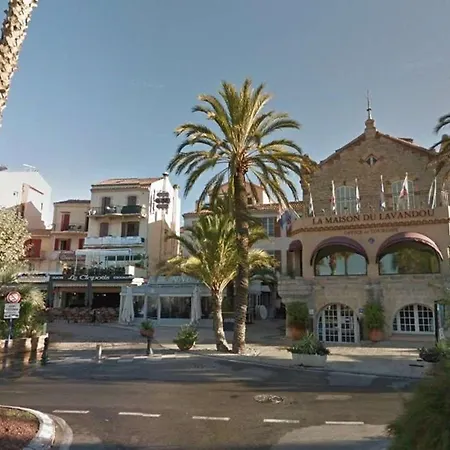 Apartment Le Lavandou, 2 Pieces, 4 Personnes - Fr-1-713-148 Le Lavandou